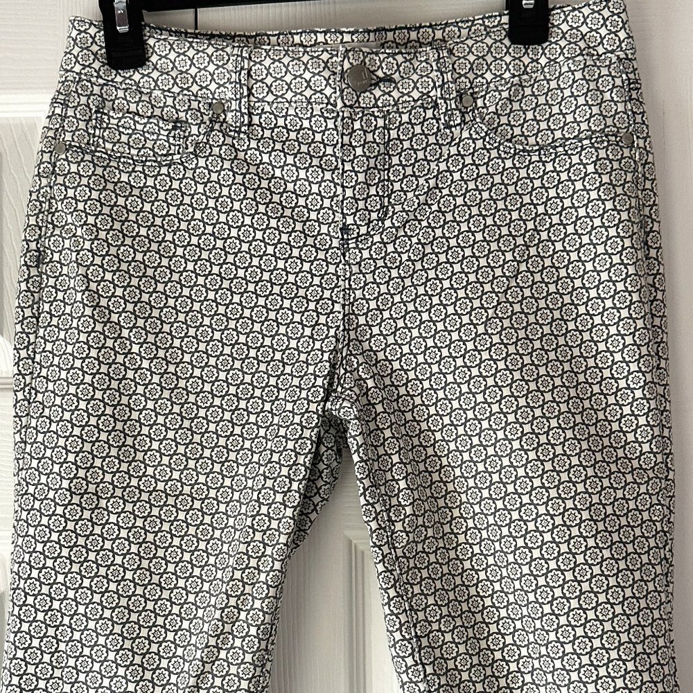 Capris - Picture 2 of 9